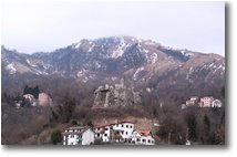Foto Altro - Paesi - Torriglia: Ruderi del castello Fieschi e Monte Prelà