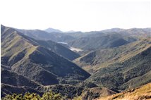  Dalla vetta del Monte Tobbio: panorama verso i Laghi Gorzente - Altro - 2006 - Panorami - Estate - Voto: Non  - Last Visit: 25/5/2024 9.11.30 