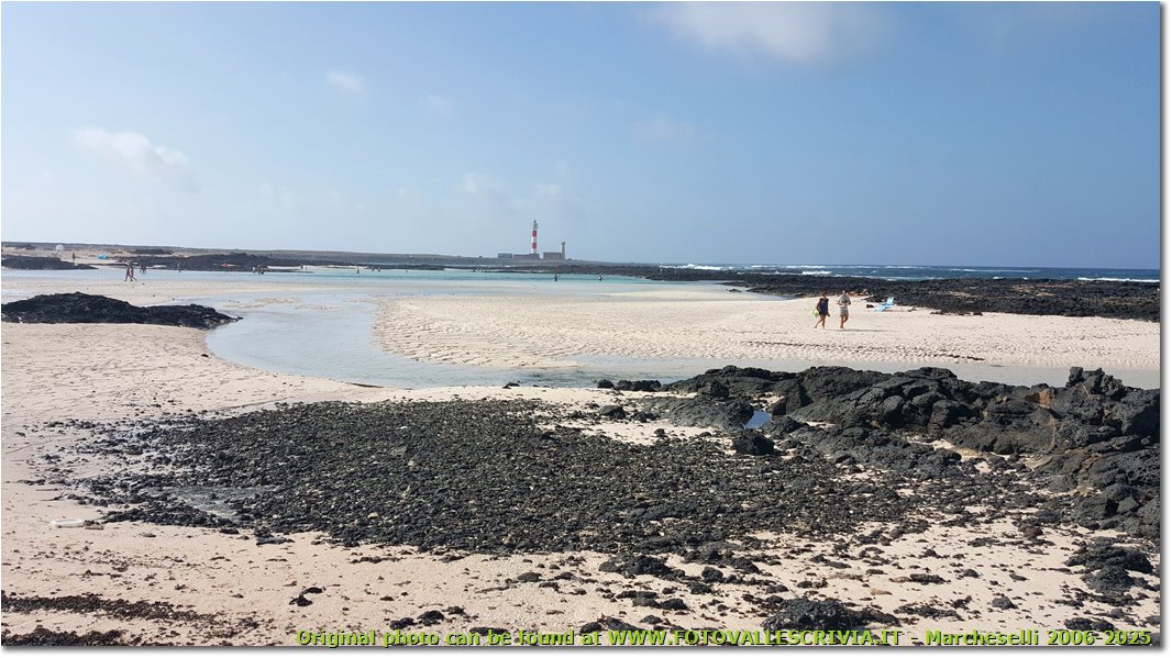 Low tide, faro del Toston