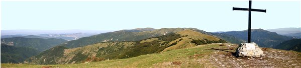  Vista verso nord dal Monte Carmo: Val Borbera e Monte Lesima - Altro - 2006 - Panorami - Estate - Voto: Non  - Last Visit: 3/3/2024 18.59.37 