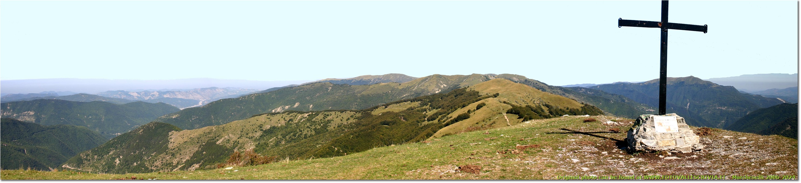 Vista verso nord dal Monte Carmo: Val Borbera e Monte Lesima - Altro - 2006 - Panorami - Estate - Canon EOS 300D