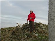  Anche Brina (il cane) superato lo shock del morso di vipera conquista il M. Alpe! - Busalla&Ronco Scrivia - 2002 - Paesi - Inverno - Voto: 7,5  - Last Visit: 31/7/2022 18.28.55 