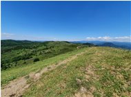 Il crinale del Monte Porale, direzione Monte Reale - Busalla&Ronco Scrivia - 2020 - Panorami - Estate - Voto: Non  - Last Visit: 16/10/2021 15.39.56 