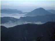  Nebbie attorno a Monte Reale - Busalla&Ronco Scrivia - 2010 - Panorami - Inverno - Voto: Non  - Last Visit: 27/5/2022 8.52.30 