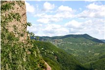  Una veduta verso Crocefieschi dalla Rocca della Bastia - Busalla&Ronco Scrivia - 2006 - Panorami - Estate - Voto: Non  - Last Visit: 3/3/2024 14.24.22 