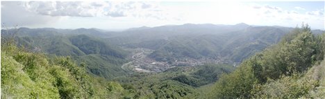  Veduta panoramica dal Monte Reale verso Ronco e la Valle Scrivia - Busalla&Ronco Scrivia - <2001 - Panorami - Estate - Voto: 10   - Last Visit: 16/5/2022 9.46.41 