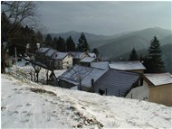  Chiapari innevato, a fondo lago Busalletta - Busalla&Ronco Scrivia - 2005 - Villages - Winter - Voto: Non  - Last Visit: 25/9/2023 21.11.48 