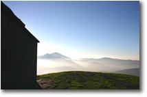 Fotografie Busalla&Ronco Scrivia - Panorami - Controluce dal Monte Alpe di Porale: sullo sfondo il Monte Tobbio.
