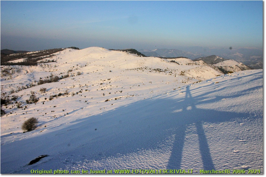 La valle dietro al monte Alpe di Porale - Busalla&Ronco Scrivia - 2013 - Panorami - Inverno - Canon EOS 300D