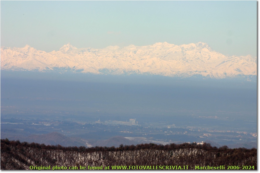 Monti Cervino e Rosa visti dal M. Alpe di Porale - Busalla&Ronco Scrivia - 2009 - Panorami - Inverno - Canon EOS 300D