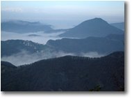 Foto Busalla&Ronco Scrivia - Panorami - Nebbie attorno a Monte Reale