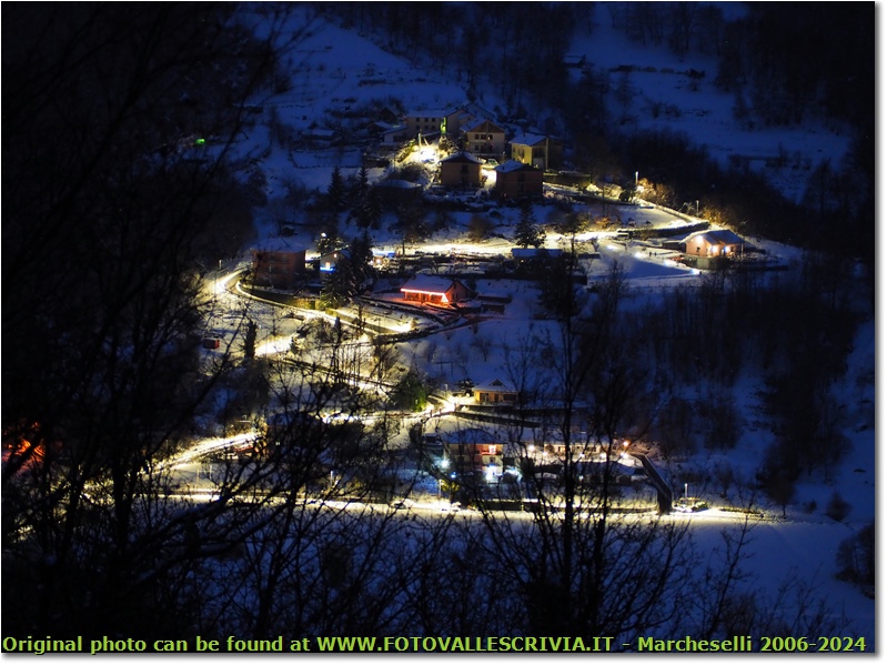 Frazione Salvega di notte con neve - Casella - 2021 - Paesi - Inverno - Olympus OM-D E-M10 Mark III