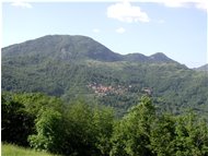  La frazione Vaccarezza ai piedi del M. Maggio - Casella - 2002 - Paesi - Estate - Voto: 10   - Last Visit: 24/9/2023 17.49.56 