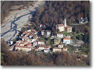 Fotografie Crocefieschi&Vobbia - Paesi - Il paese di Vobbia dal m. Castello
