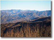Foto Crocefieschi&Vobbia - Panorami - Frazione Tegli con Crocefieschi e Alpe di Vobbia sullo sfondo