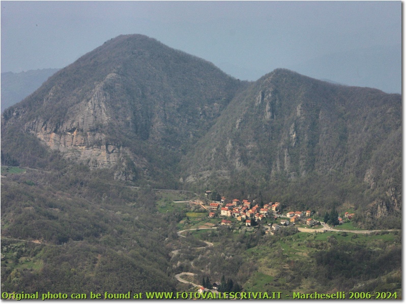 La frazione Sorrivi alla base del Monte Maggio - Crocefieschi&Vobbia - 2010 - Panorami - Estate - Canon Ixus 980 IS