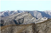  Monte Reopasso con neve: sullo sfondo la costiera da Alpe di Cassissa al Bric Camere - Crocefieschi&Vobbia - 2008 - Panorami - Inverno - Voto: 8    - Last Visit: 3/10/2023 23.40.20 