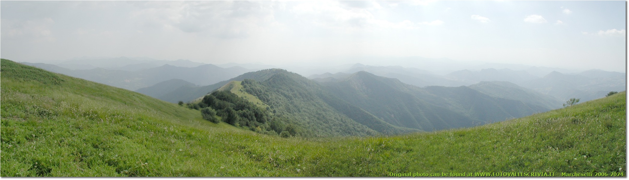 Panorama verso ovest dal Monte Buio - Crocefieschi&Vobbia - <2001 - Panorami - Estate - Olympus Camedia 3000