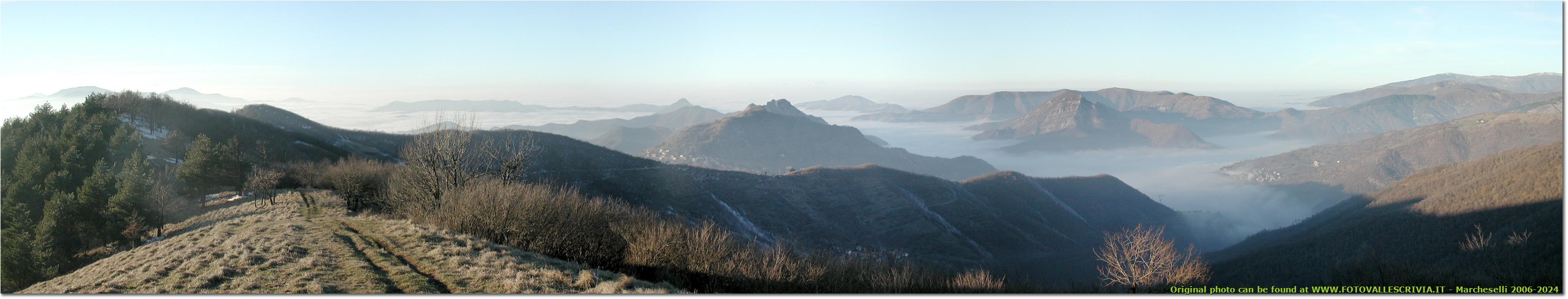 Valle Scrivia e Vobbia nella nebbia - Crocefieschi&Vobbia - 2005 - Panorami - Inverno - Olympus Camedia 3000