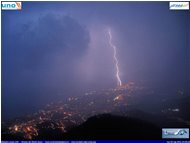 Caduta fulmine su Genova (webcam Monte Fasce) - Genoa - 2011 - Other - Summer - Voto: Non  - Last Visit: 13/4/2024 20.19.43 