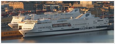  Nave in partenza, terminal traghetti - Genova - 2004 - Paesi - Foto varie - Voto: Non  - Last Visit: 25/5/2024 8.32.2 