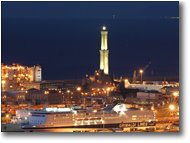 Fotografie Genova - Paesi - Notturno su Lanterna e Porto di Genova