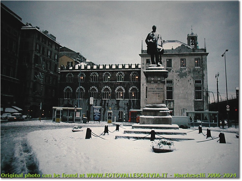 Palazzo San Giorgio con neve (1985) - Genova - <2001 - Paesi - Foto varie - Scanner