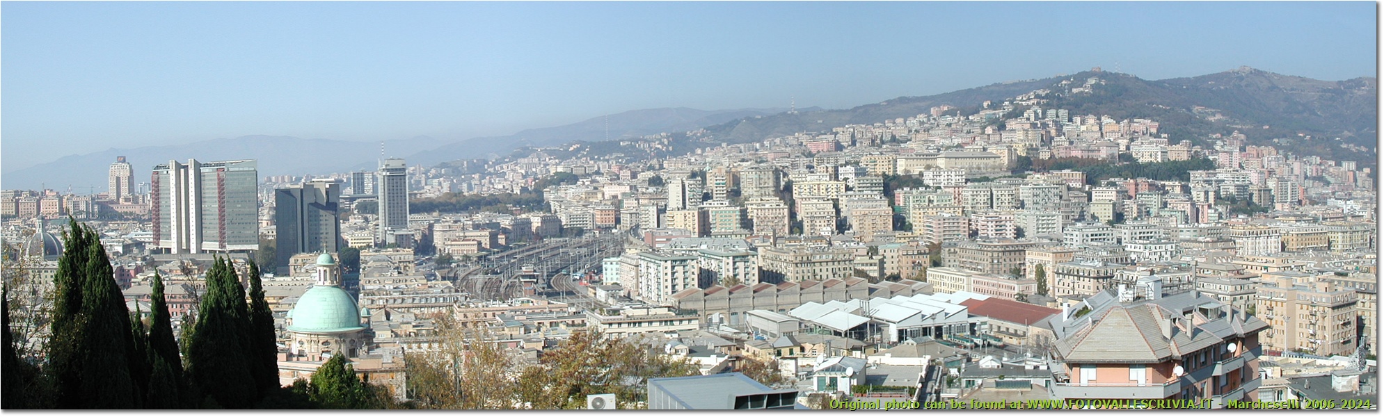 Panorama dalla Facoltà di Ingegneria: il centro di Genova e la stazione di Genova Brignole - Genova - 2005 - Paesi - Foto varie - Olympus Camedia 3000