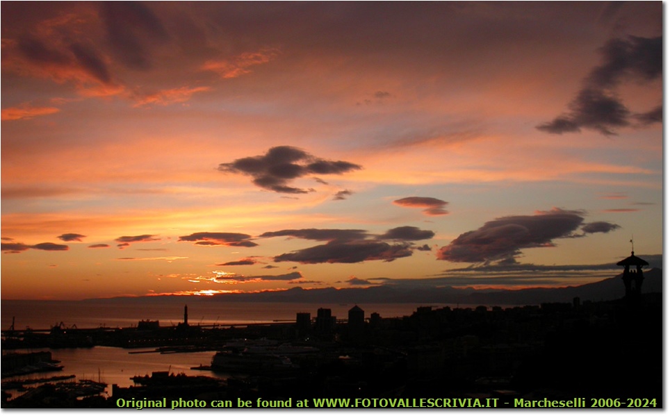 Genova: Il porto al tramonto - Genova - <2001 - Panorami - Foto varie - Olympus Camedia 3000