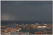  Lanterna e porto sotto il temporale - Genova - 2004 - Panorami - Foto varie - Voto: Non  - Last Visit: 24/9/2023 17.1.18 