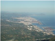  Panorama dal Monte Reixa (1198 m.s.l.m.): il VTE di Ge-Voltri e aeroporto, la città, il promontorio di Portofino - Genova - <2001 - Panorami - Foto varie - Voto: Non  - Last Visit: 23/11/2022 3.3.34 