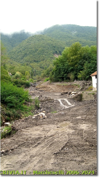 Montoggio: ancora danni dai ruscelli che scendono dai ripidi pendii del Monte Bano  - Montoggio - 2015 - Altro - Estate - Canon Ixus 980 IS