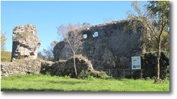 Fotografie Montoggio - Altro - Ruderi del Castello distrutto dai Genovesi nel 1547 (Congiura dei Fieschi)