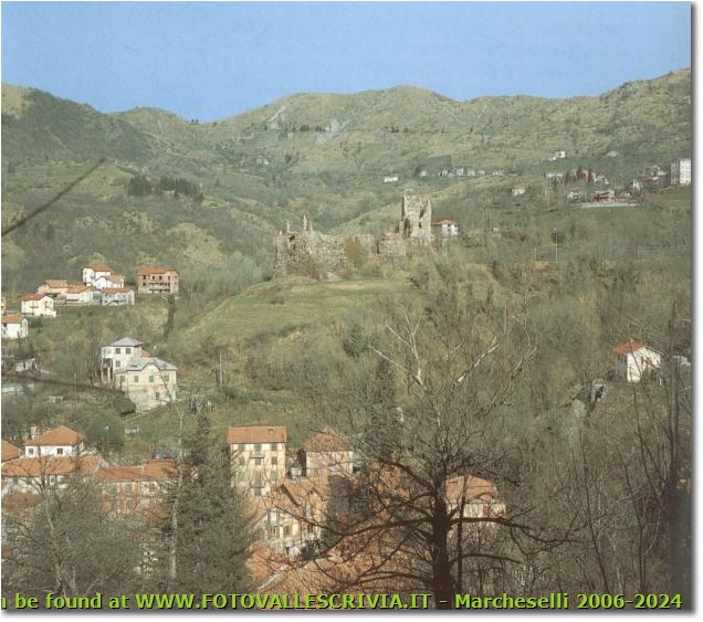 Il Castello di Torriglia sec. XII (Fieschi e poi Doria) - Montoggio - <2001 - Paesi - Estate - Olympus Camedia 3000