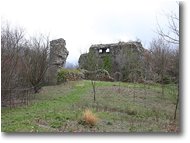 Foto Montoggio - Paesi - Montoggio: ruderi del castello Fieschi
