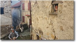 Foto Montoggio - Paesi - Presepe di Pentema: vita di paese