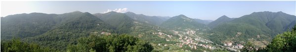  Montoggio vista dall' alto. - Montoggio - <2001 - Panorami - Estate - Voto: Non  - Last Visit: 30/6/2022 14.50.47 