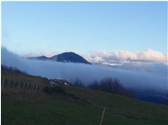  Nebbie attorno a Monte Maggio - Savignone - 2019 - Landscapes - Winter - Voto: Non  - Last Visit: 16/10/2021 13.53.27 
