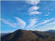  Sfilata di nubi sopra il Monte Vittoria - Savignone - 2023 - Landscapes - Winter - Voto: 10   - Last Visit: 25/5/2024 7.35.18 