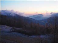  Tramonto con nevischio e nebbie da Montemaggio - Savignone - 2020 - Landscapes - Winter - Voto: Non  - Last Visit: 16/10/2021 13.53.29 