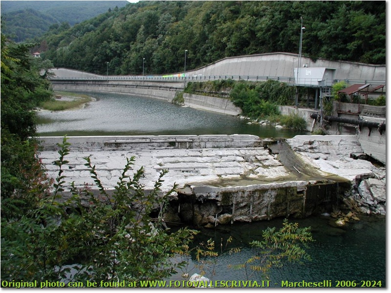Agosto 2003: il fiume Scrivia con portata minima - Savignone - 2003 - Paesi - Estate - Olympus Camedia 3000