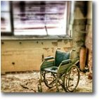 Foto Savignone - Paesi - Colonia Montemaggio: interno n 2, quarto piano con carrozzella