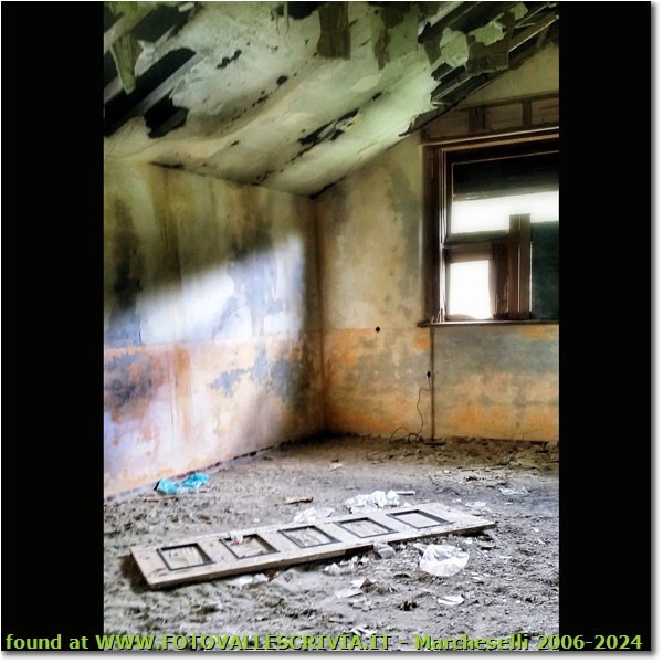 Colonia Montemaggio: interno n 1, urge restauro - Savignone - 2014 - Paesi - Estate - Altro/Other