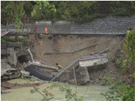  Crollo diga e strada provinciale a Ponte di Savignone: la frana - Savignone - 2012 - Paesi - Inverno - Voto: Non  - Last Visit: 28/9/2023 9.34.52 