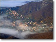 Fotografie Savignone - Paesi - Savignone: Nebbia in diradamento