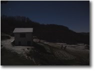 Foto Savignone - Paesi - Spruzzata di neve sulla stalla - notturno