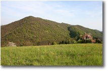 Foto Savignone - Panorami - Il santuario e il Monte Vittoria