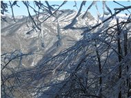  Le Rocche Reopasso schermate dalla brina del monte Pianetto - Savignone - 2010 - Panorami - Inverno - Voto: Non  - Last Visit: 18/9/2023 12.35.33 