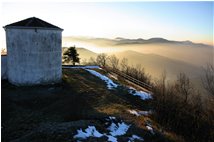  Nebbie al tramonto sul Passo Giovi e Bocchetta, dal Monte Maggio - Savignone - 2006 - Panorami - Inverno - Voto: Non  - Last Visit: 11/10/2022 23.58.22 