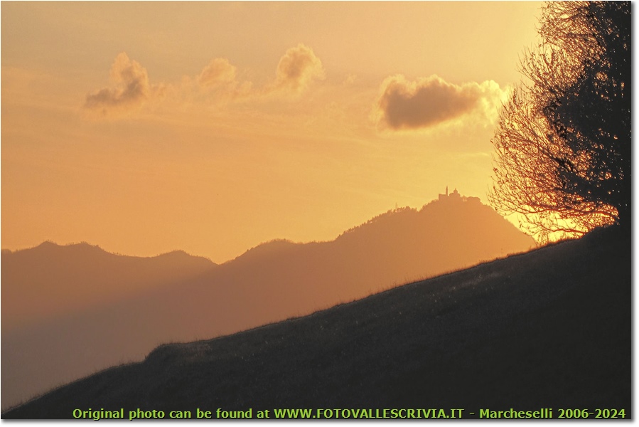 Santuario N.S. Guardia: luci al tramonto - Savignone - 2011 - Panorami - Inverno - Canon EOS 300D
